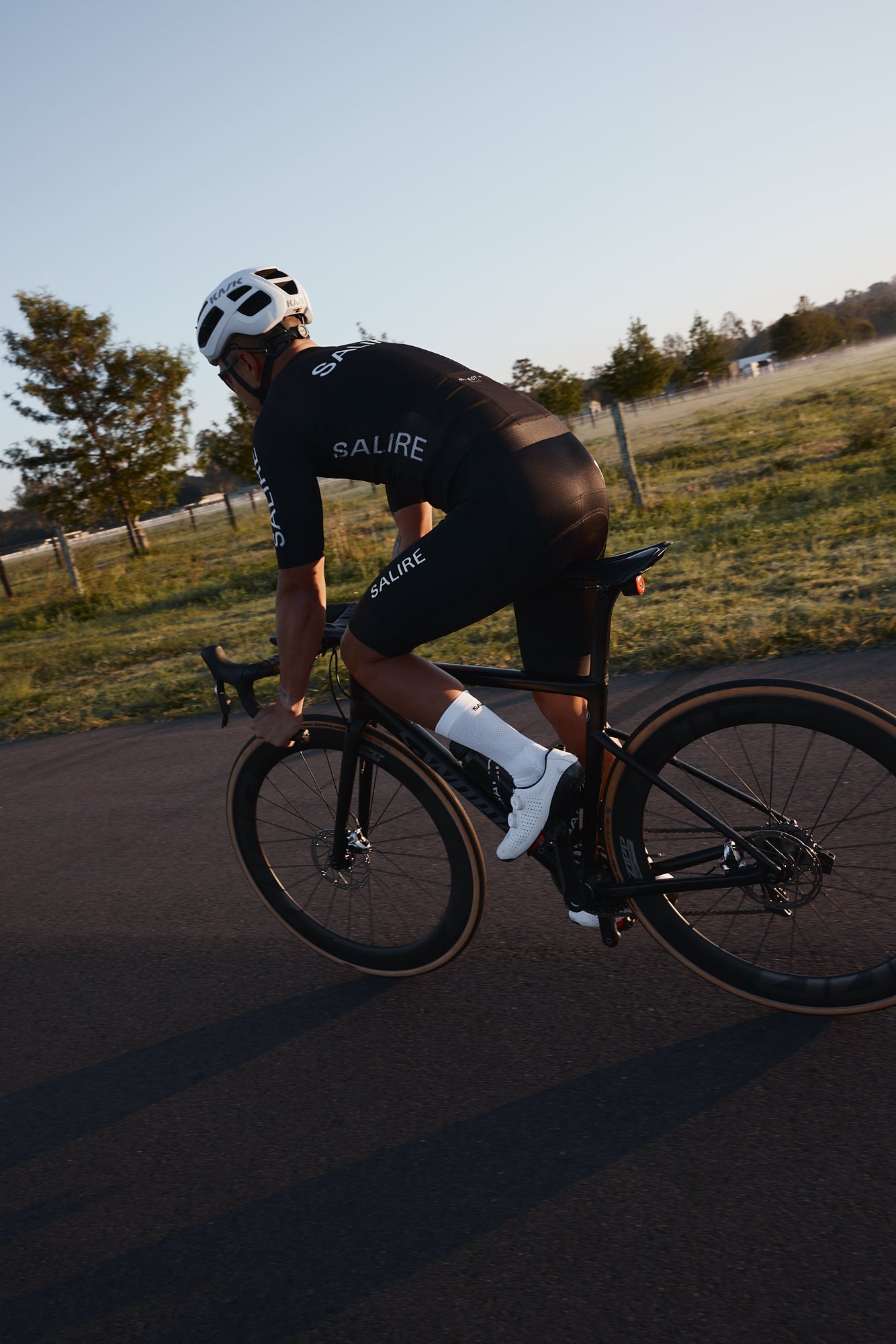 Salire black cycling jersey